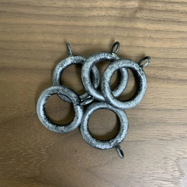 Anillo de cortina de cafetería con ojal