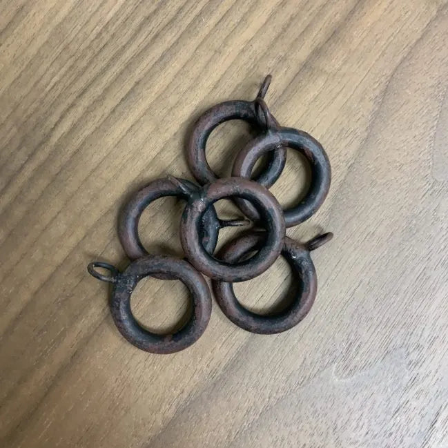 Anillo de cortina de cafetería con ojal